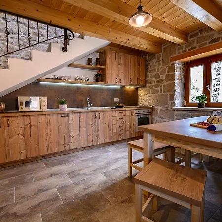 Dajana Casa de Férias Potpićan
